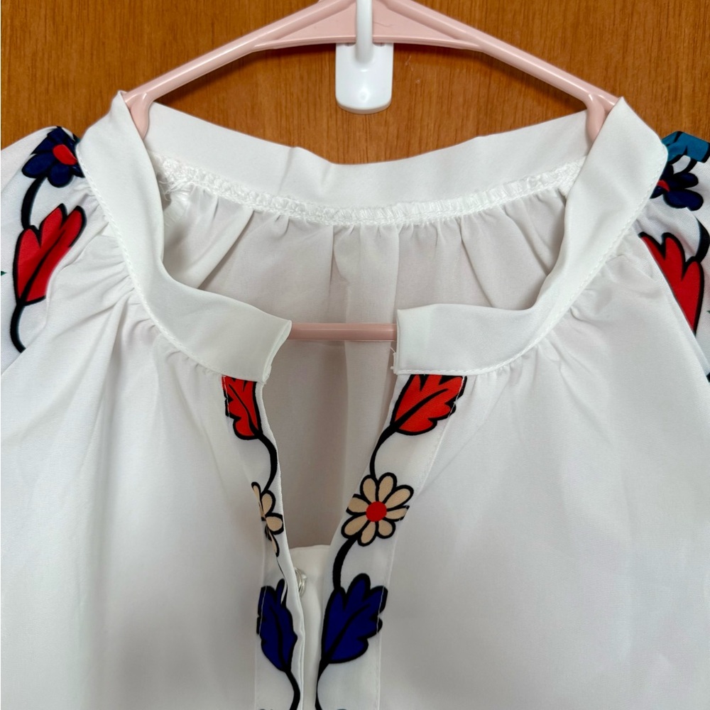 Bohemian NWOT Floral Embroidered blouse, L, P2P 20” - Picture 3 of 7